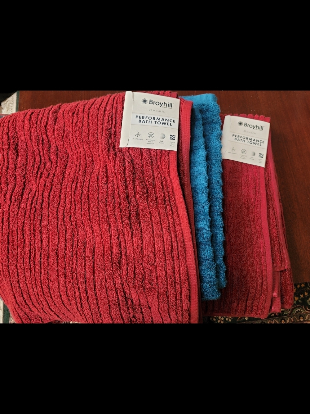 Broyhill Performance Bath Towels - Red & Blue Set